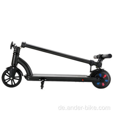 Schaukelauto für schönes Baby Balance Fahrrad